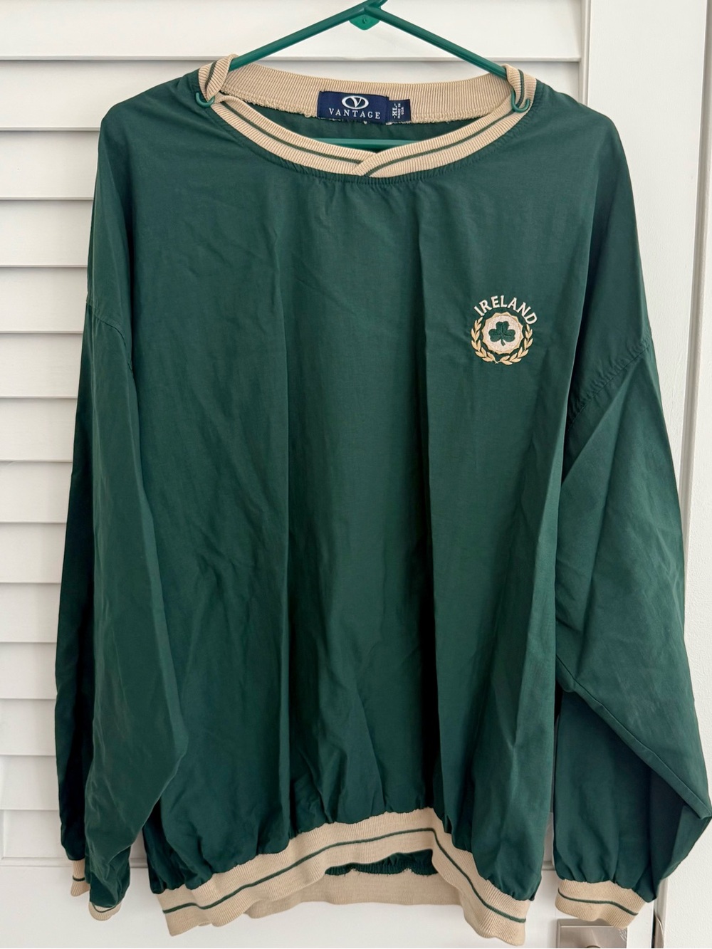Vantage Ireland Green Men’s Nylon Crewneck pullover